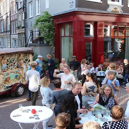 The African Lily Bed & Breakfast Amsterdam